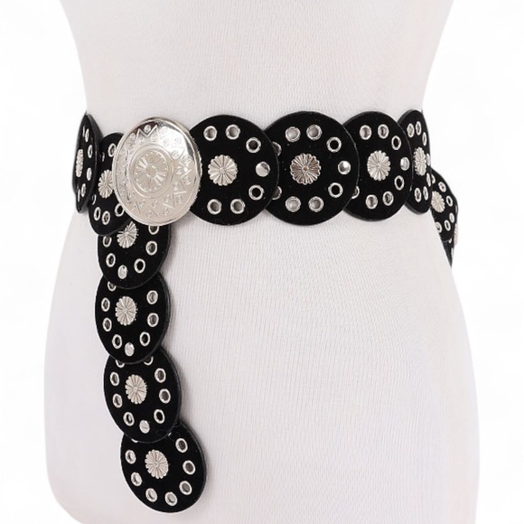 Silver Engraved Round Circle Concho Western Statement Belt main image 7